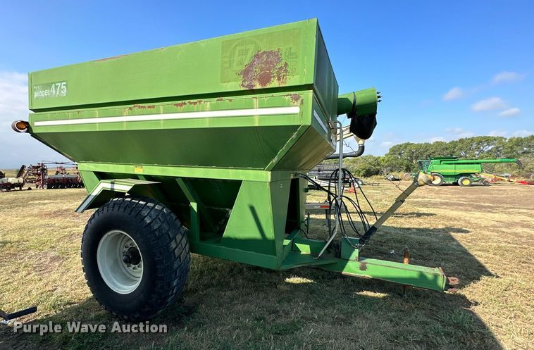 image for item NP9579 E-Z Trail 475  grain cart