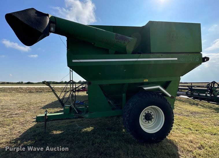 image for item NP9579 E-Z Trail 475  grain cart