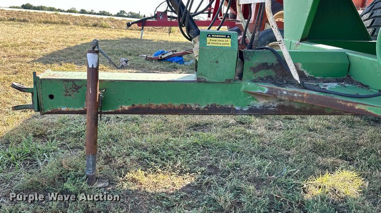 image for item NP9579 E-Z Trail 475  grain cart