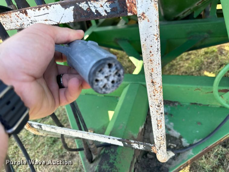 image for item NP9579 E-Z Trail 475  grain cart