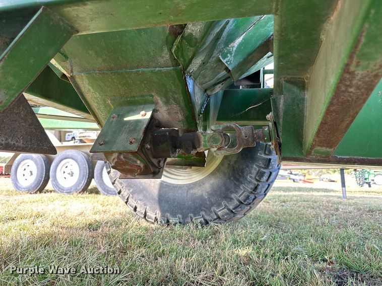 image for item NP9579 E-Z Trail 475  grain cart