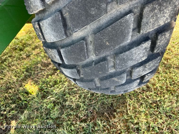 image for item NP9579 E-Z Trail 475  grain cart