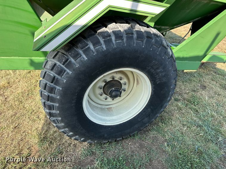 image for item NP9579 E-Z Trail 475  grain cart