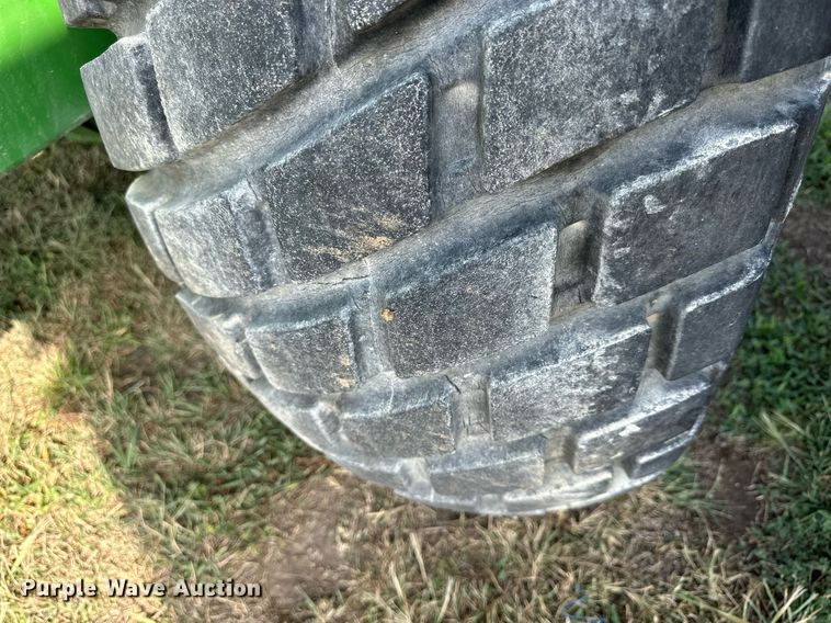 image for item NP9579 E-Z Trail 475  grain cart