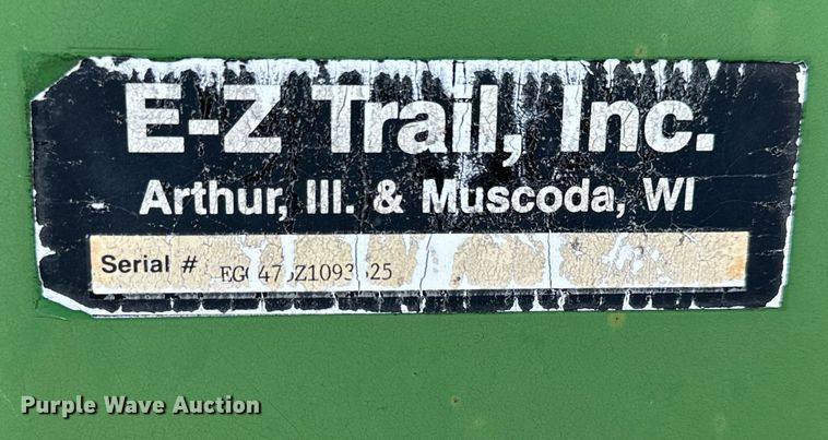 image for item NP9579 E-Z Trail 475  grain cart