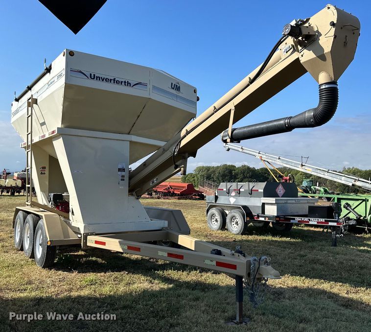 image for item NP9580 Unverferth SeedRunner 3750  seed tender