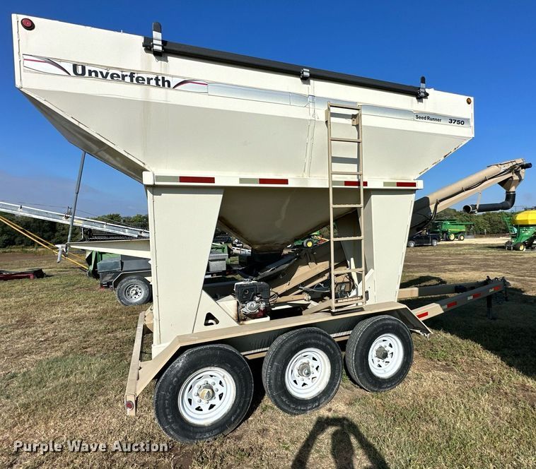 image for item NP9580 Unverferth SeedRunner 3750  seed tender