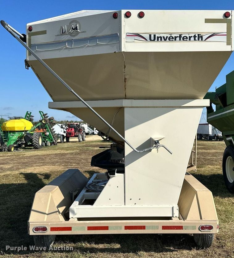 image for item NP9580 Unverferth SeedRunner 3750  seed tender