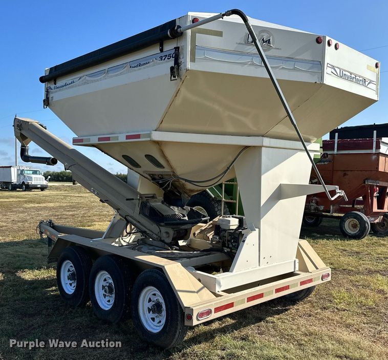 image for item NP9580 Unverferth SeedRunner 3750  seed tender