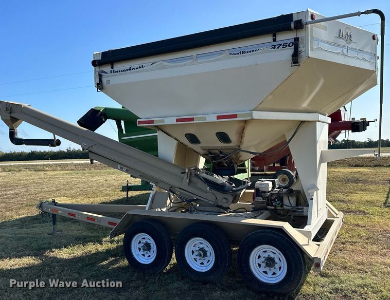 image for item NP9580 Unverferth SeedRunner 3750  seed tender