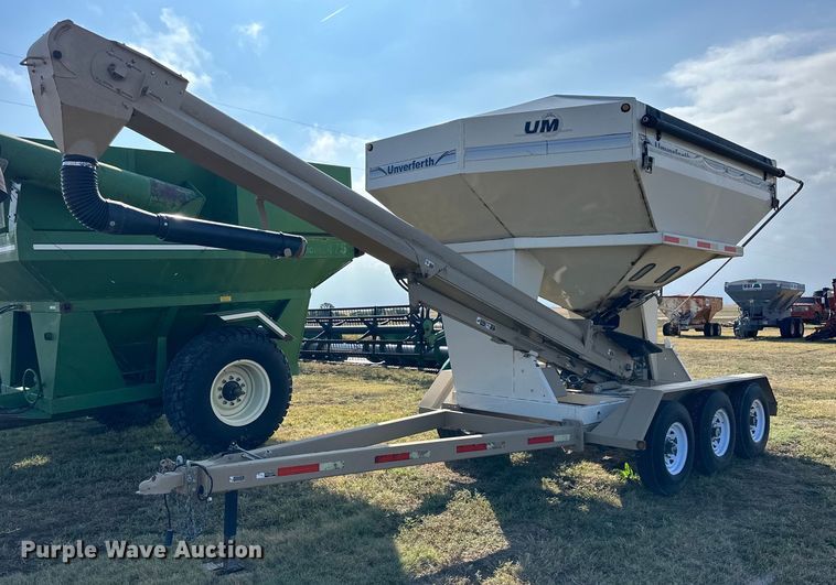 image for item NP9580 Unverferth SeedRunner 3750  seed tender