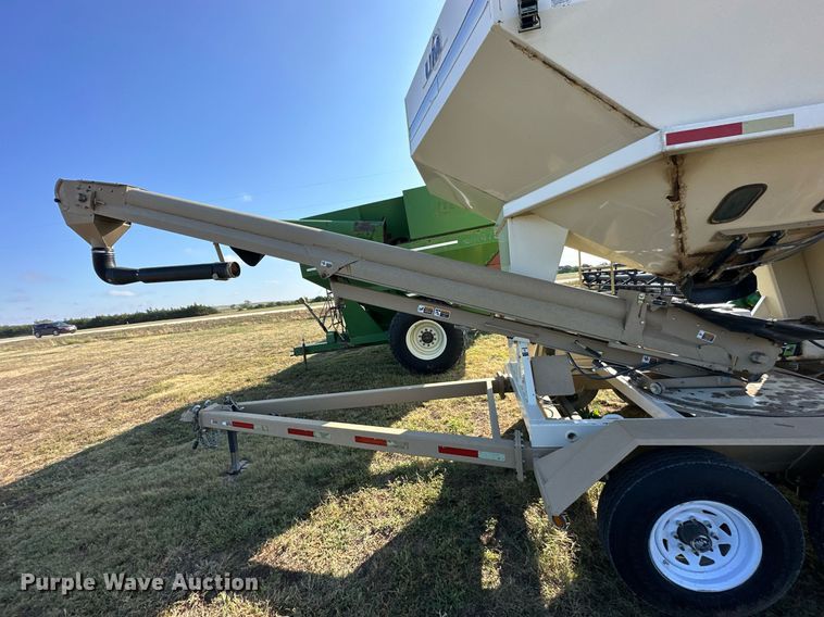 image for item NP9580 Unverferth SeedRunner 3750  seed tender