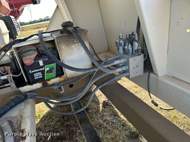 image for item NP9580 Unverferth SeedRunner 3750  seed tender