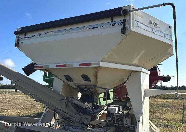 image for item NP9580 Unverferth SeedRunner 3750  seed tender