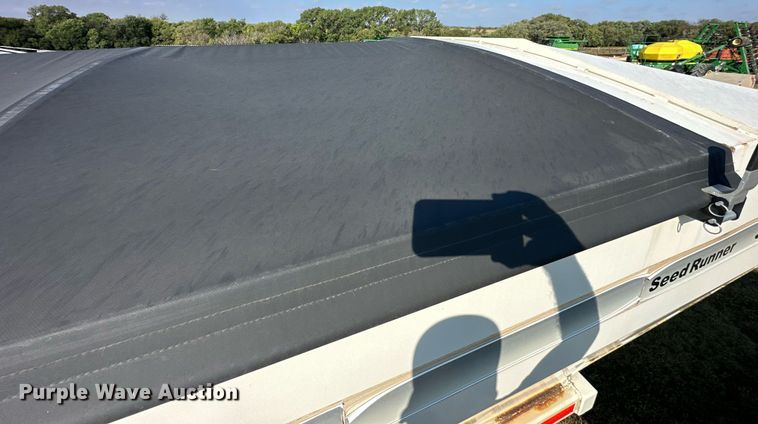 image for item NP9580 Unverferth SeedRunner 3750  seed tender