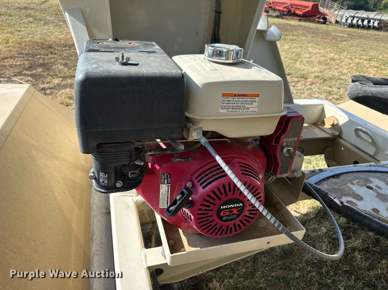 image for item NP9580 Unverferth SeedRunner 3750  seed tender