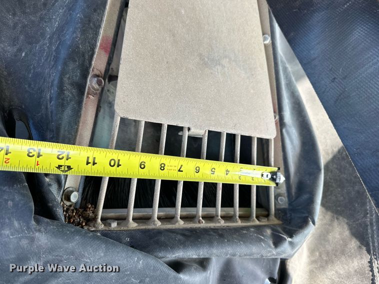 image for item NP9580 Unverferth SeedRunner 3750  seed tender