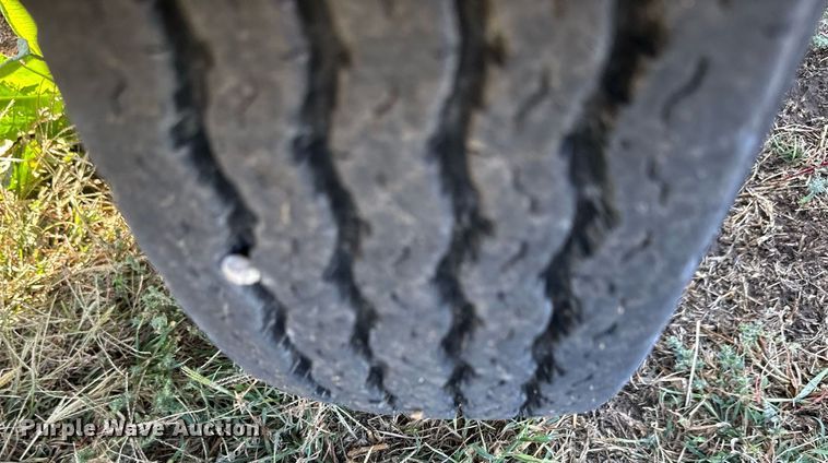 image for item NP9580 Unverferth SeedRunner 3750  seed tender