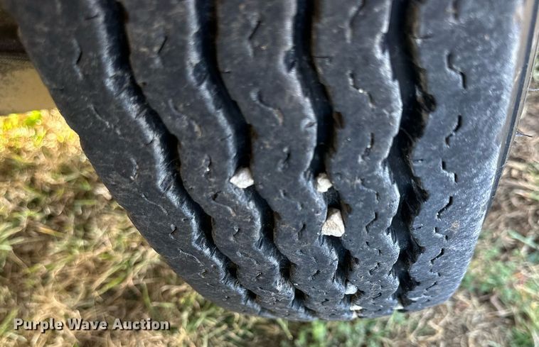 image for item NP9580 Unverferth SeedRunner 3750  seed tender