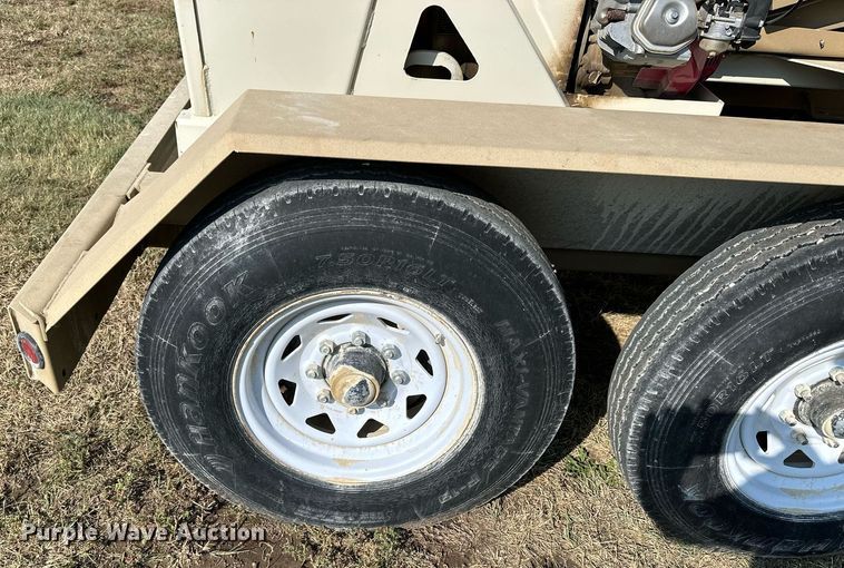 image for item NP9580 Unverferth SeedRunner 3750  seed tender