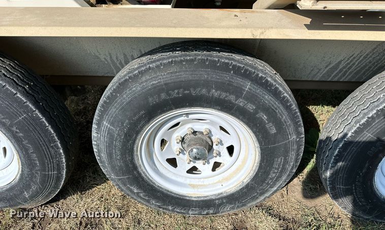 image for item NP9580 Unverferth SeedRunner 3750  seed tender