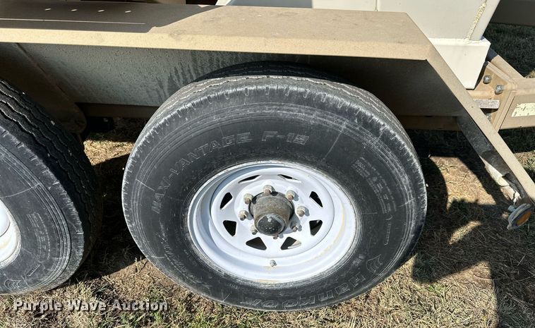 image for item NP9580 Unverferth SeedRunner 3750  seed tender