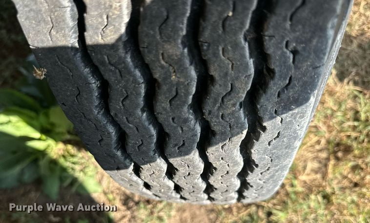 image for item NP9580 Unverferth SeedRunner 3750  seed tender