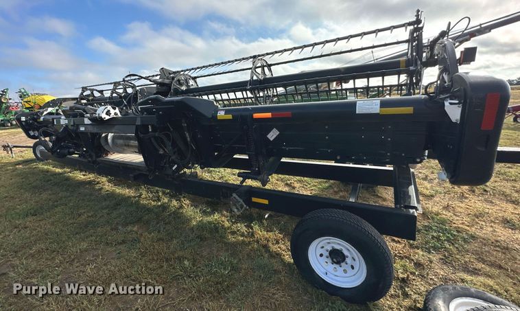 image for item NP9585 2010 MacDon FD70  flex draper head