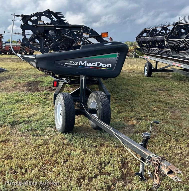 image for item NP9585 2010 MacDon FD70  flex draper head