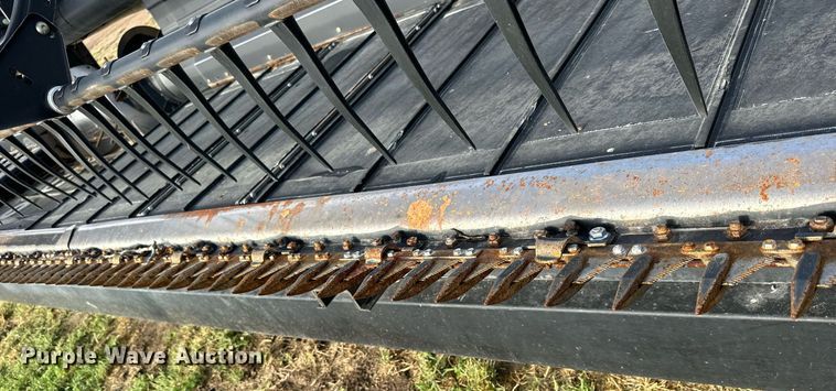 image for item NP9585 2010 MacDon FD70  flex draper head