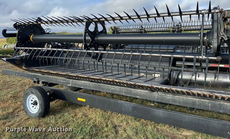 image for item NP9585 2010 MacDon FD70  flex draper head