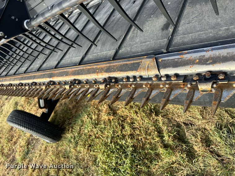 image for item NP9585 2010 MacDon FD70  flex draper head