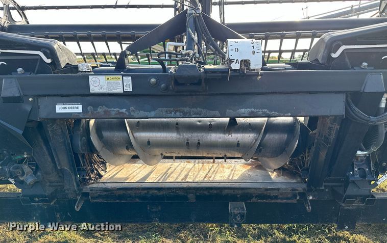 image for item NP9585 2010 MacDon FD70  flex draper head