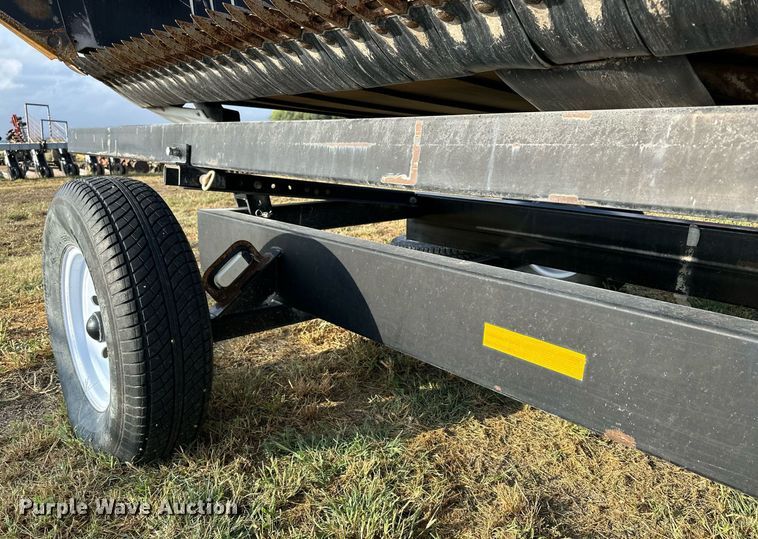 image for item NP9585 2010 MacDon FD70  flex draper head