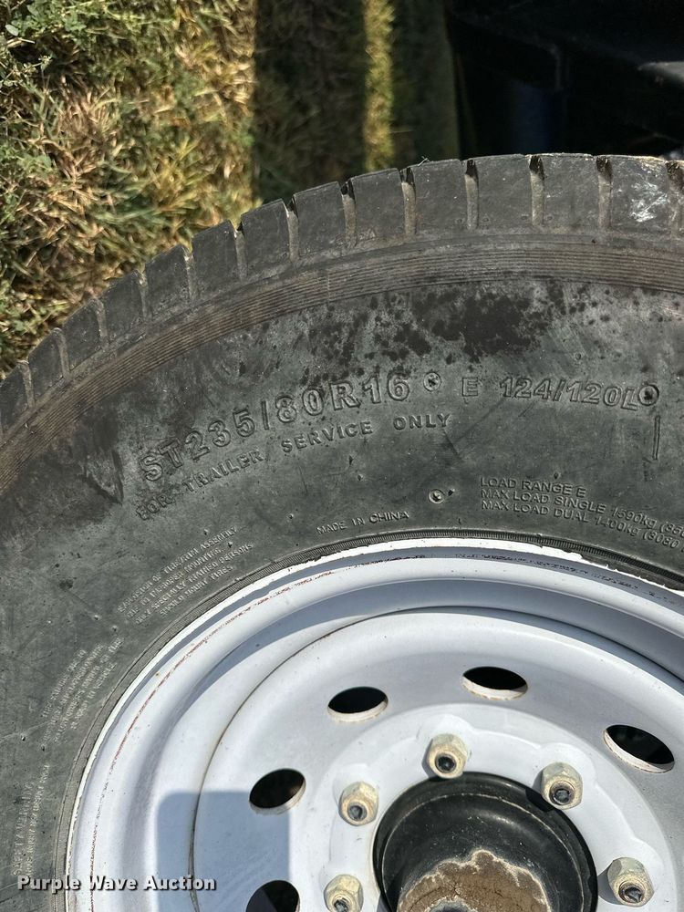 image for item NP9585 2010 MacDon FD70  flex draper head