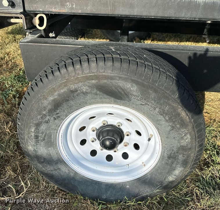 image for item NP9585 2010 MacDon FD70  flex draper head