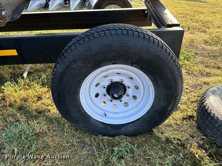 image for item NP9585 2010 MacDon FD70  flex draper head