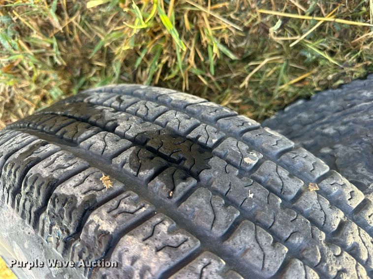 image for item NP9585 2010 MacDon FD70  flex draper head