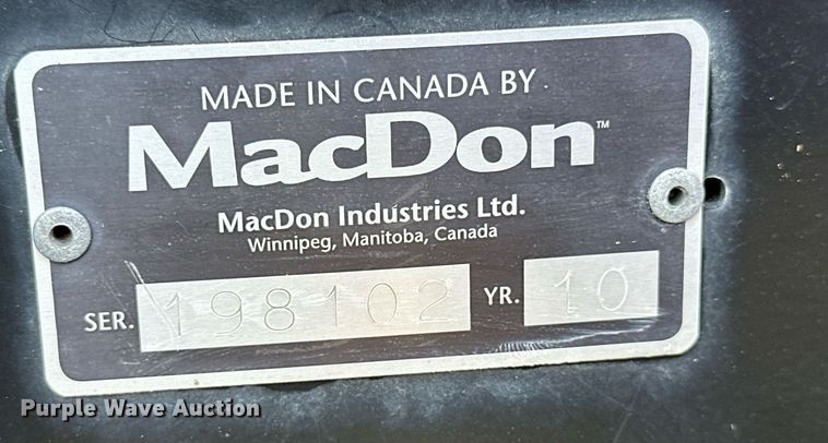 image for item NP9585 2010 MacDon FD70  flex draper head