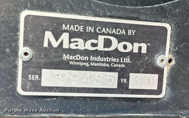 image for item NP9585 2010 MacDon FD70  flex draper head