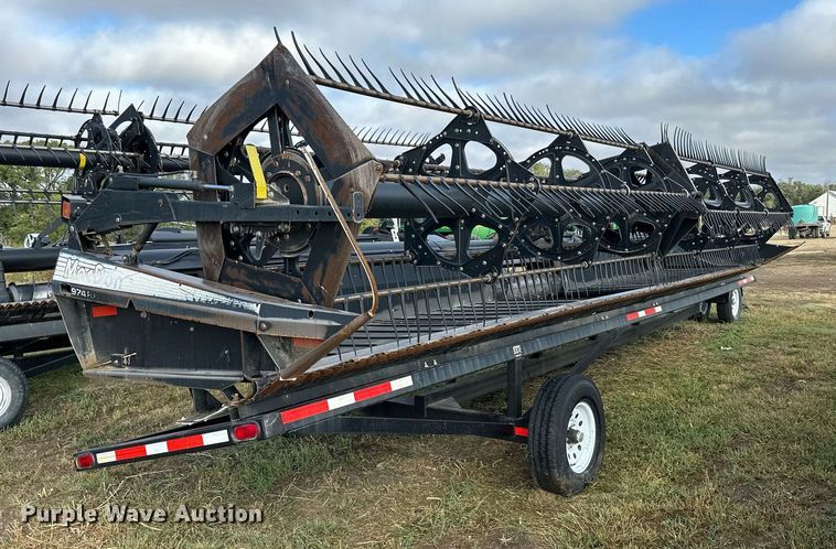 image for item NP9586 2004 MacDon 974  flex draper head