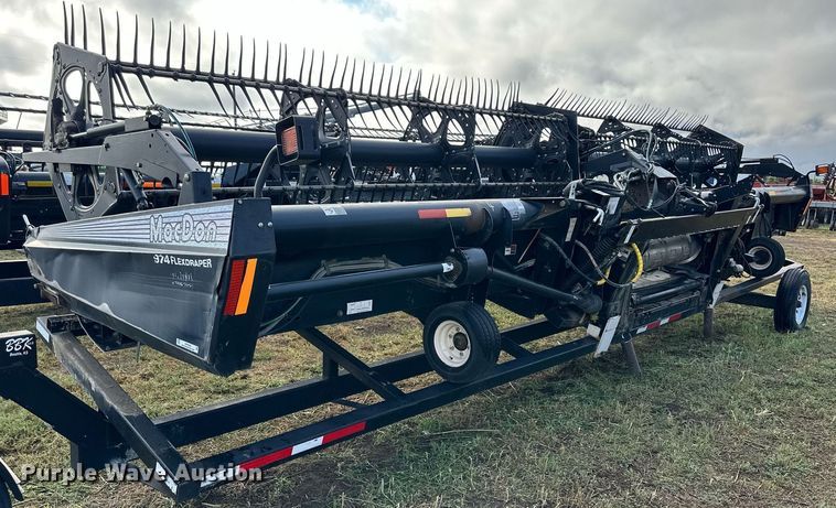 image for item NP9586 2004 MacDon 974  flex draper head
