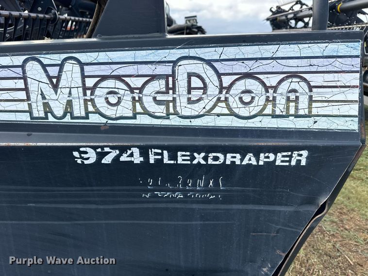 image for item NP9586 2004 MacDon 974  flex draper head