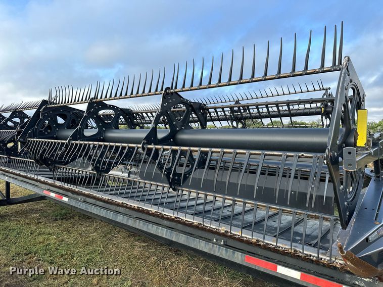 image for item NP9586 2004 MacDon 974  flex draper head