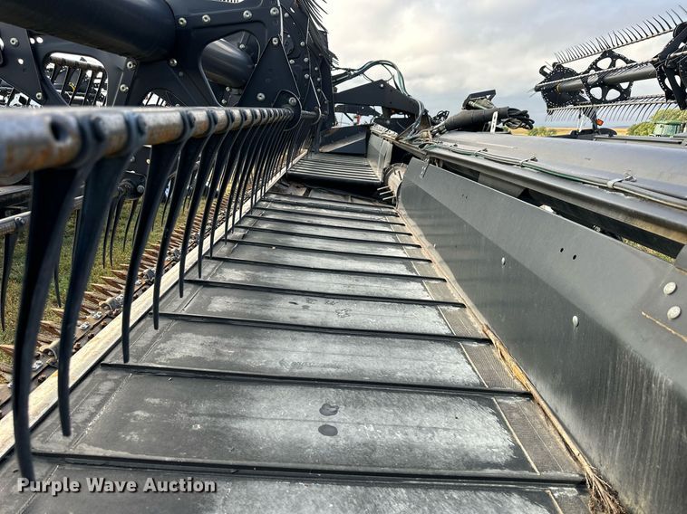 image for item NP9586 2004 MacDon 974  flex draper head