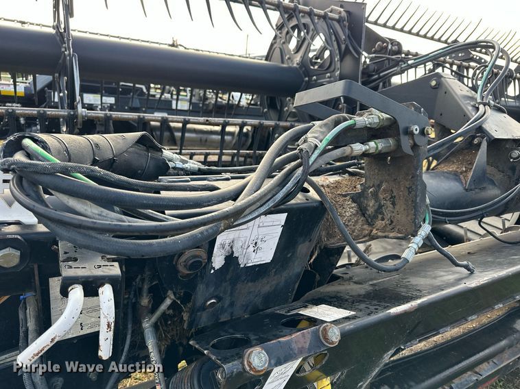 image for item NP9586 2004 MacDon 974  flex draper head