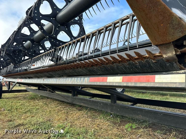 image for item NP9586 2004 MacDon 974  flex draper head