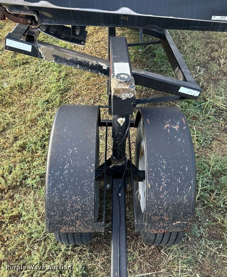 image for item NP9586 2004 MacDon 974  flex draper head