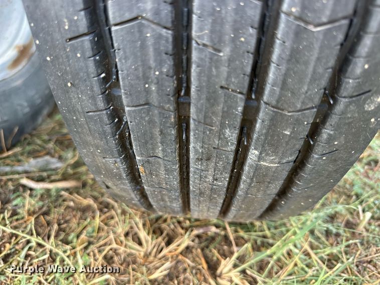 image for item NP9586 2004 MacDon 974  flex draper head