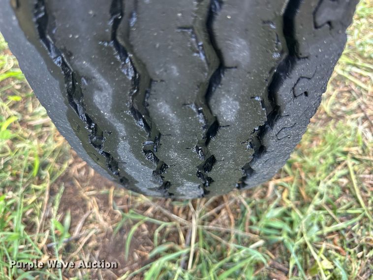 image for item NP9586 2004 MacDon 974  flex draper head